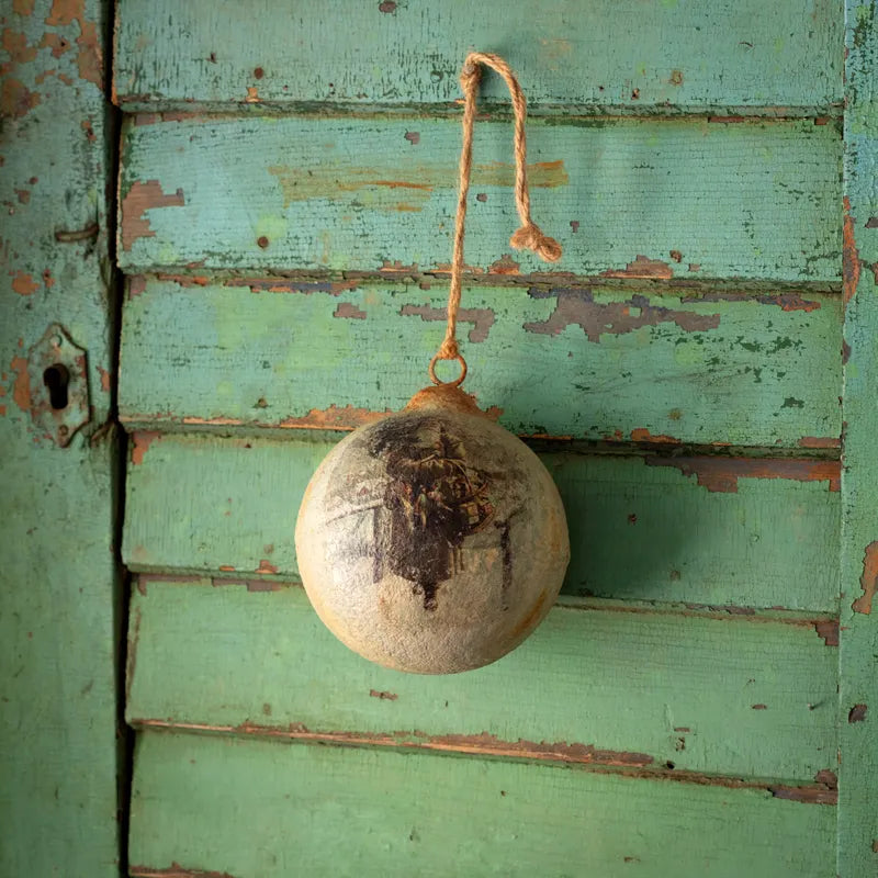 Nordic Santa Metal Ball Ornaments