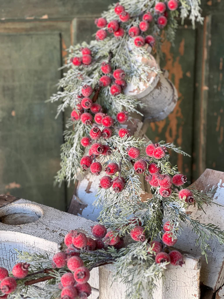 Icy Yule Berry Fir Garland