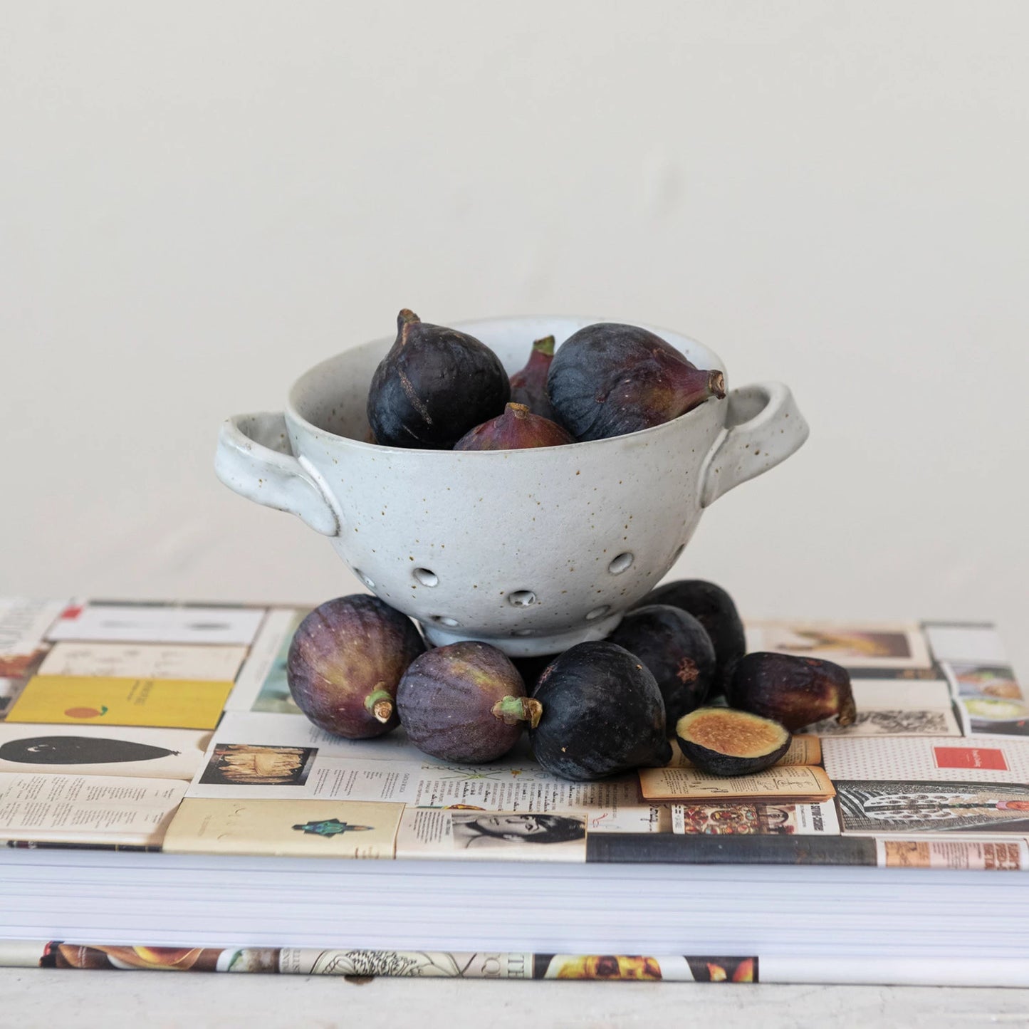 Stoneware Berry Bowl Strainer