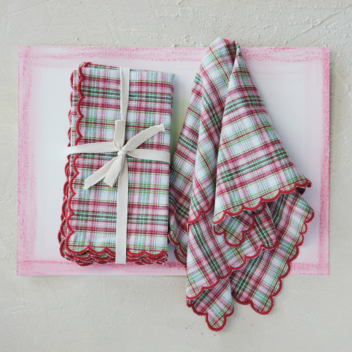Scalloped Napkins With Stitched Edges