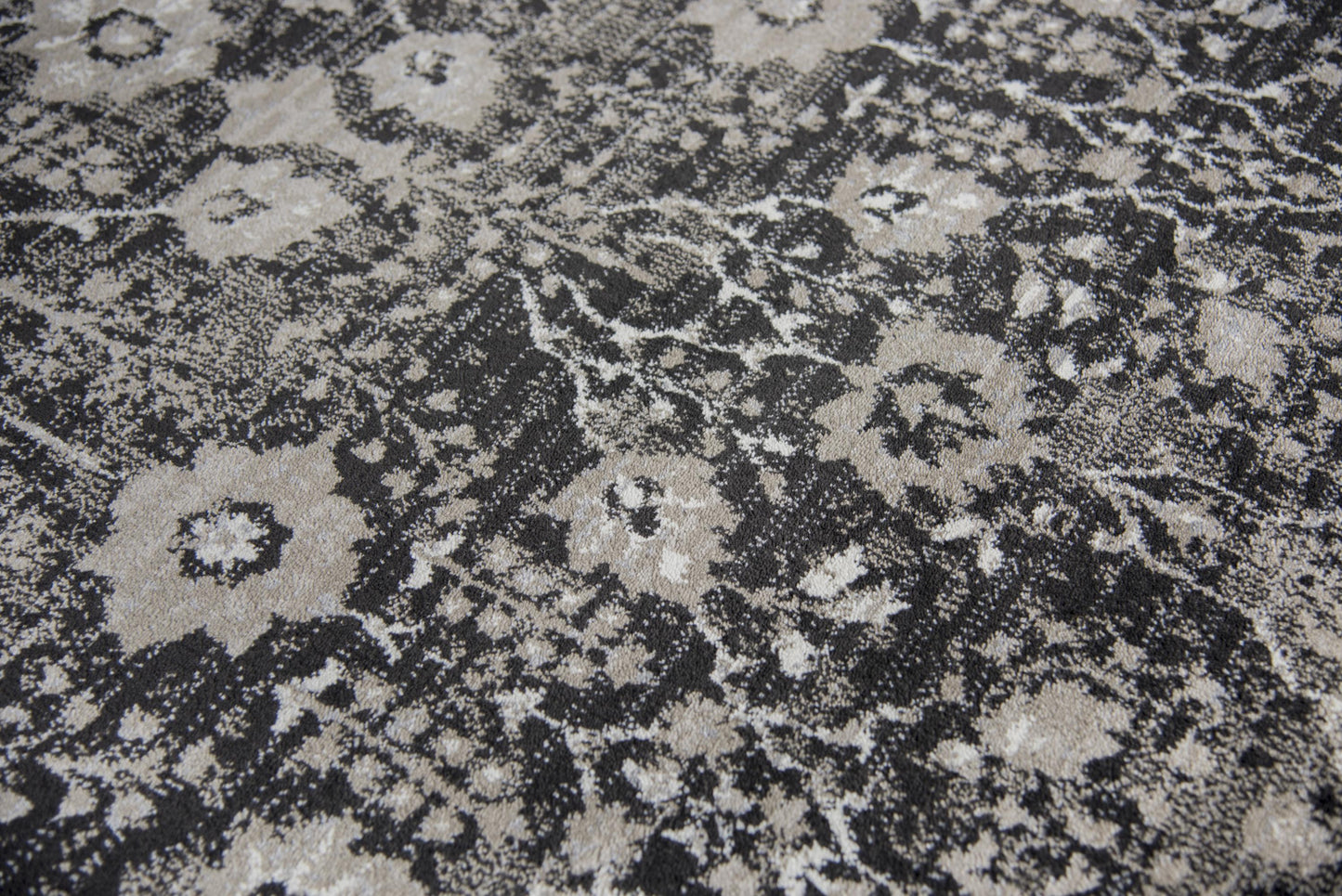Manor Black Distressed Rug