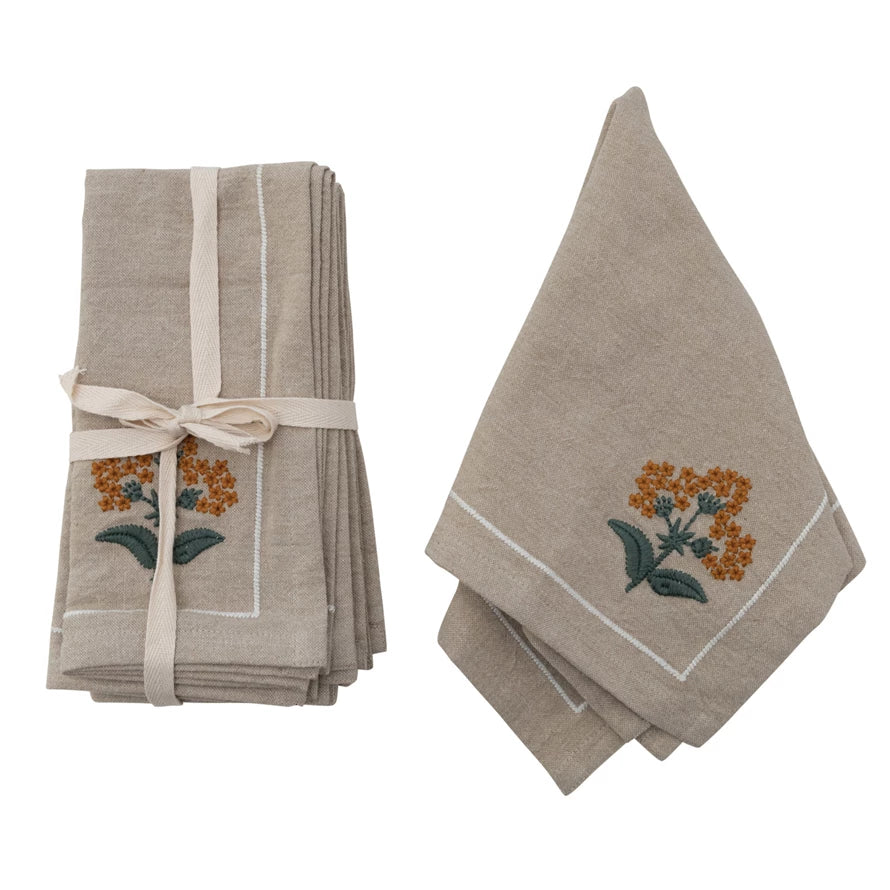 Floral Embroidered Napkin Set