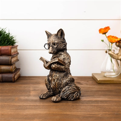 Reading Fox Resin Sitter