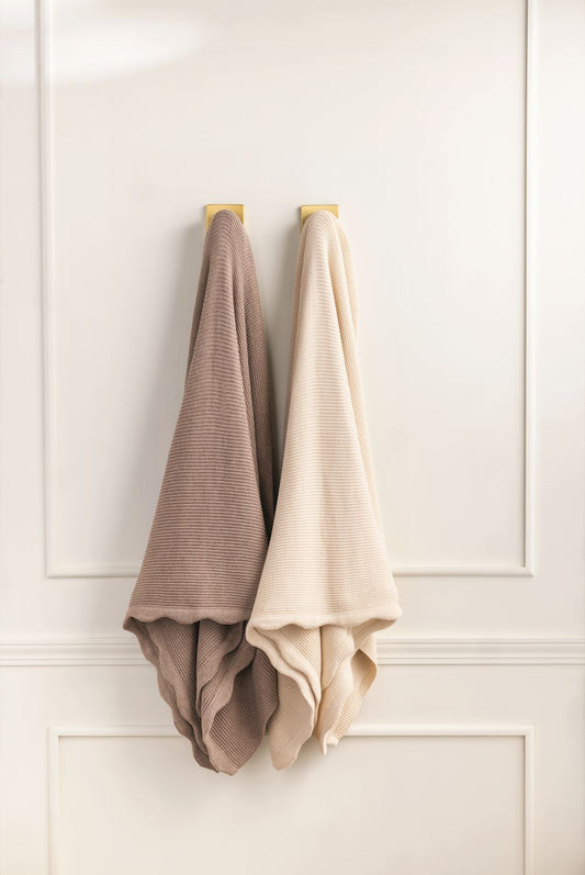 Scalloped Throw Blankets