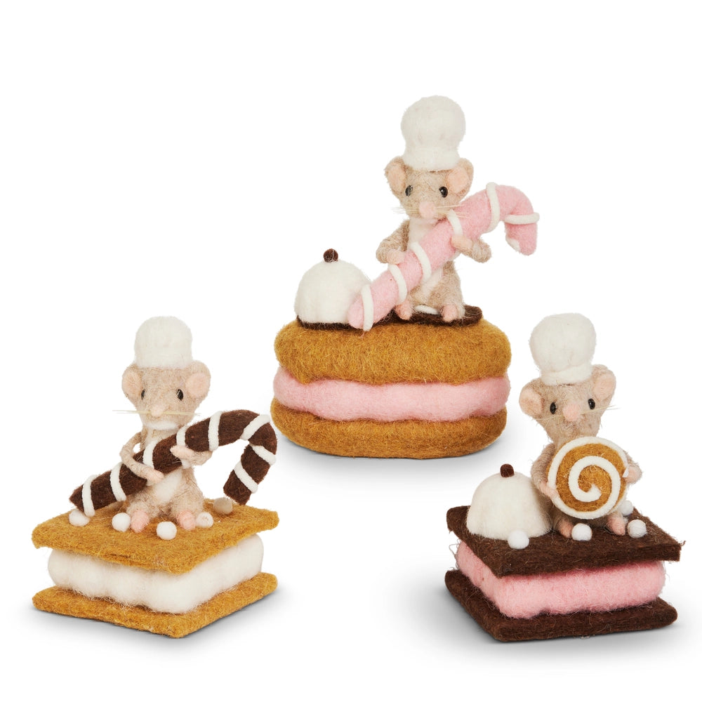 Baker Mouse With Sweets Ornament