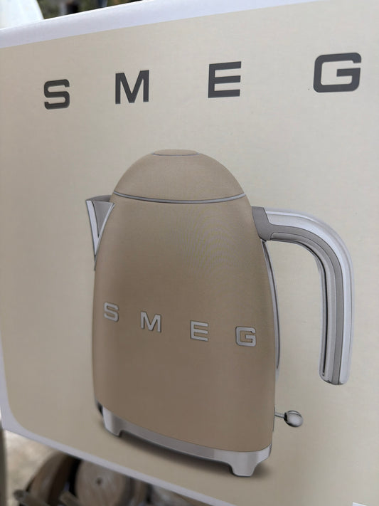 SMEG Retro Style Moonlight Electric Kettle
