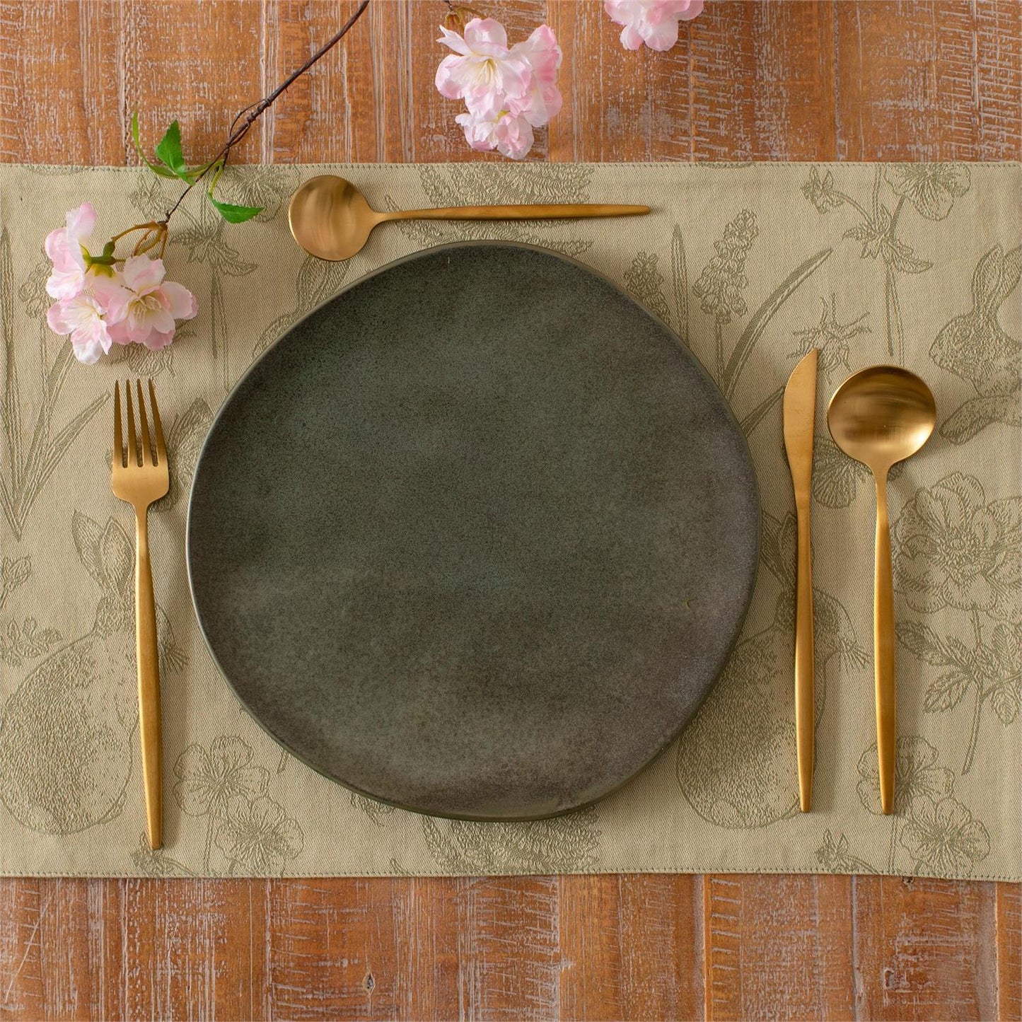 Green Reactive Glaze Dinner Plate