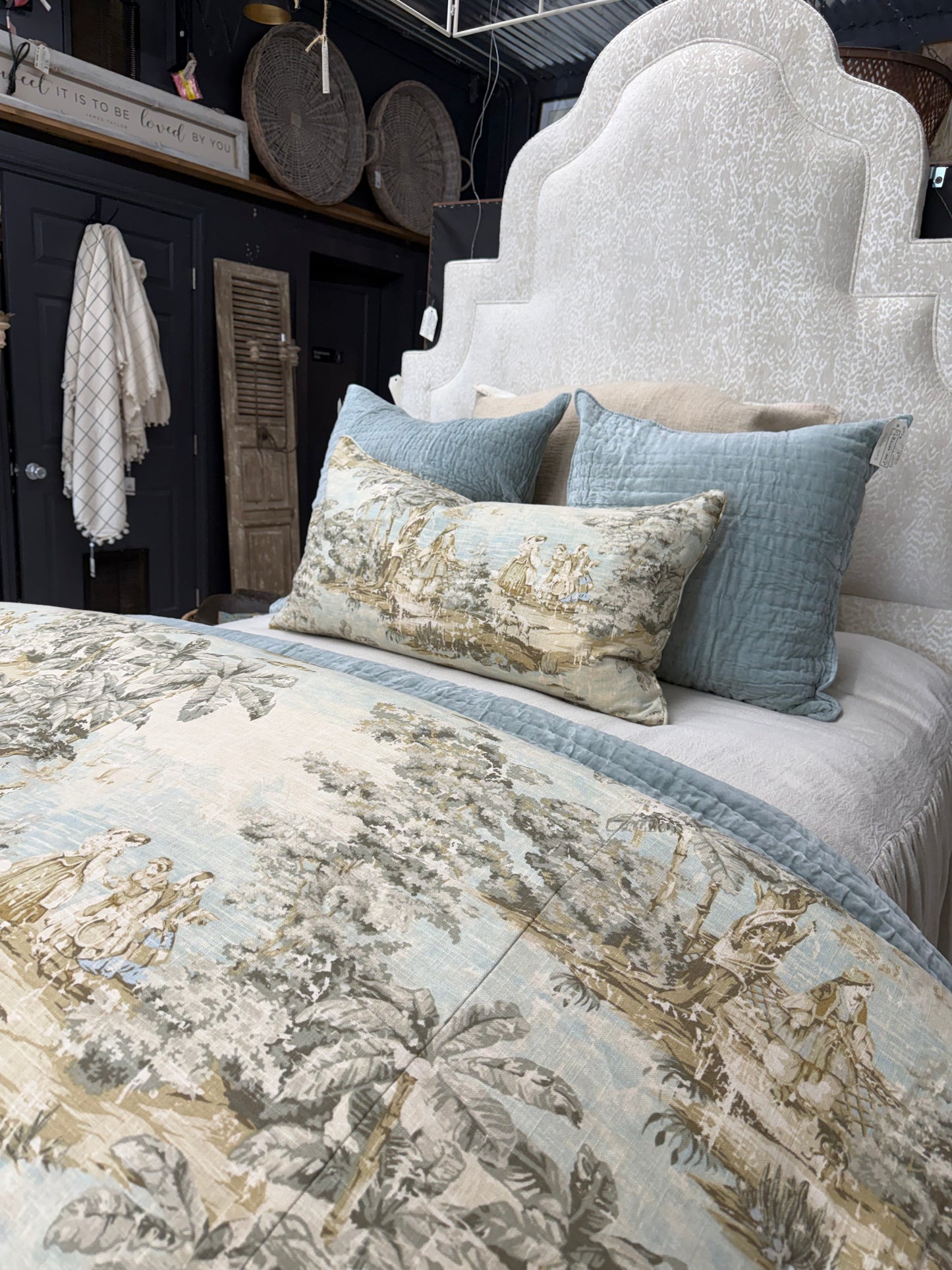 Austen Bedding