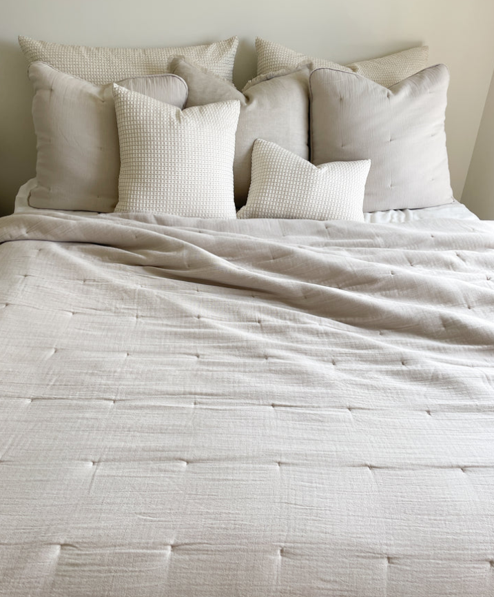 Beige Cotton Gauze Quilt & Pillow Set