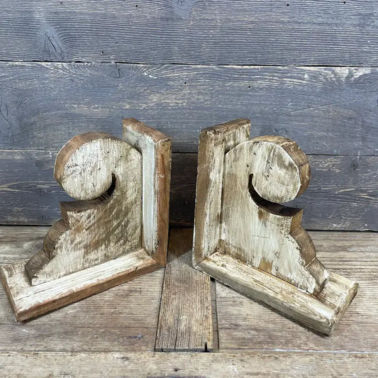 Sherman Farmhouse Corbel